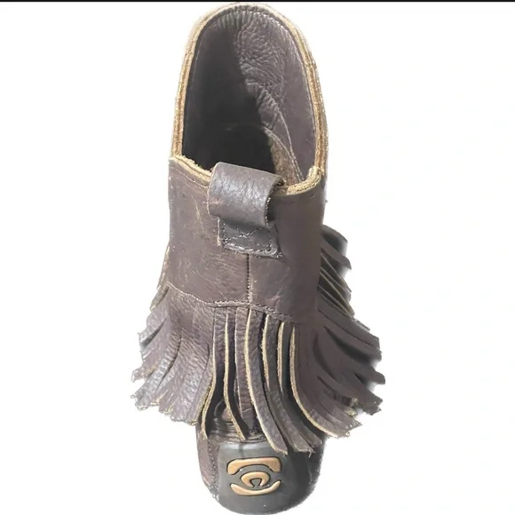 Manitobah Mukluks Full Grain Leather Fringed Boot worn once - Picture 4 of 9